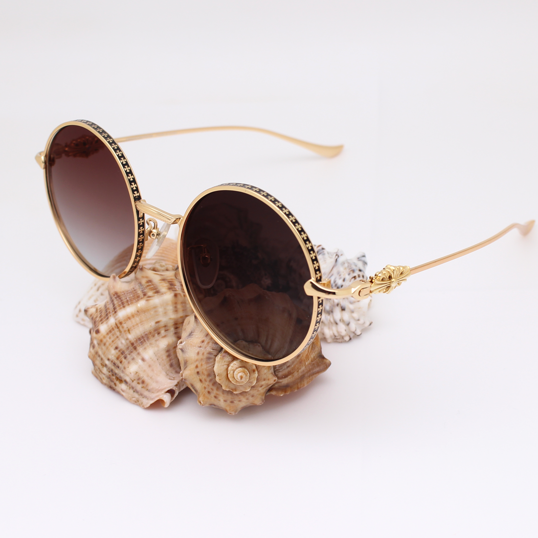 Брендовые солнцезащитные очки